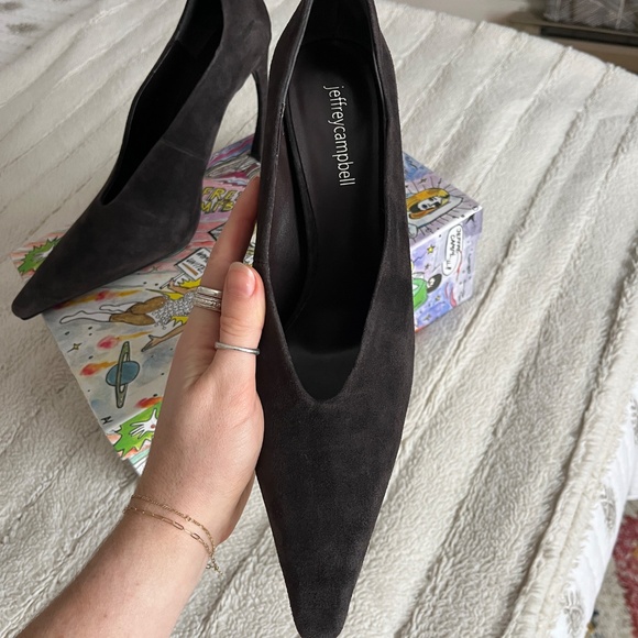 Jeffrey Campbell Hints Pump in Brown Suede - Picture 4 of 7